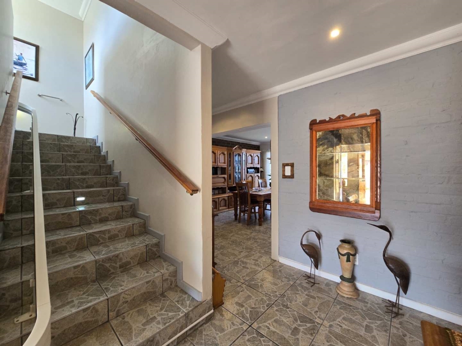 4 Bedroom Property for Sale in Stilbaai Wes Western Cape